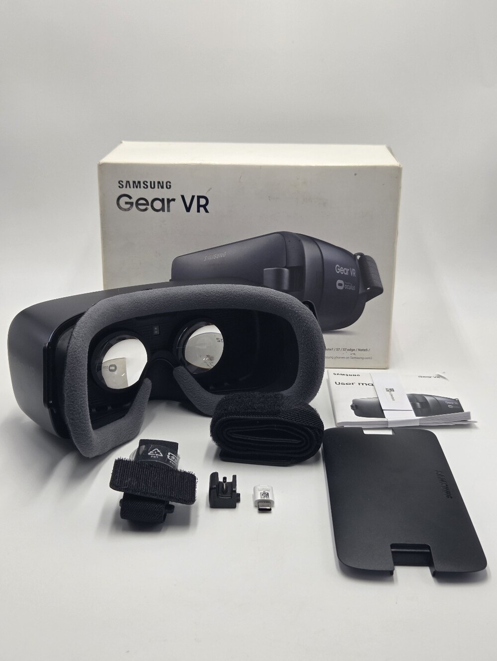 Samsung Gear VR Headset in Black with Gray Face Cushion